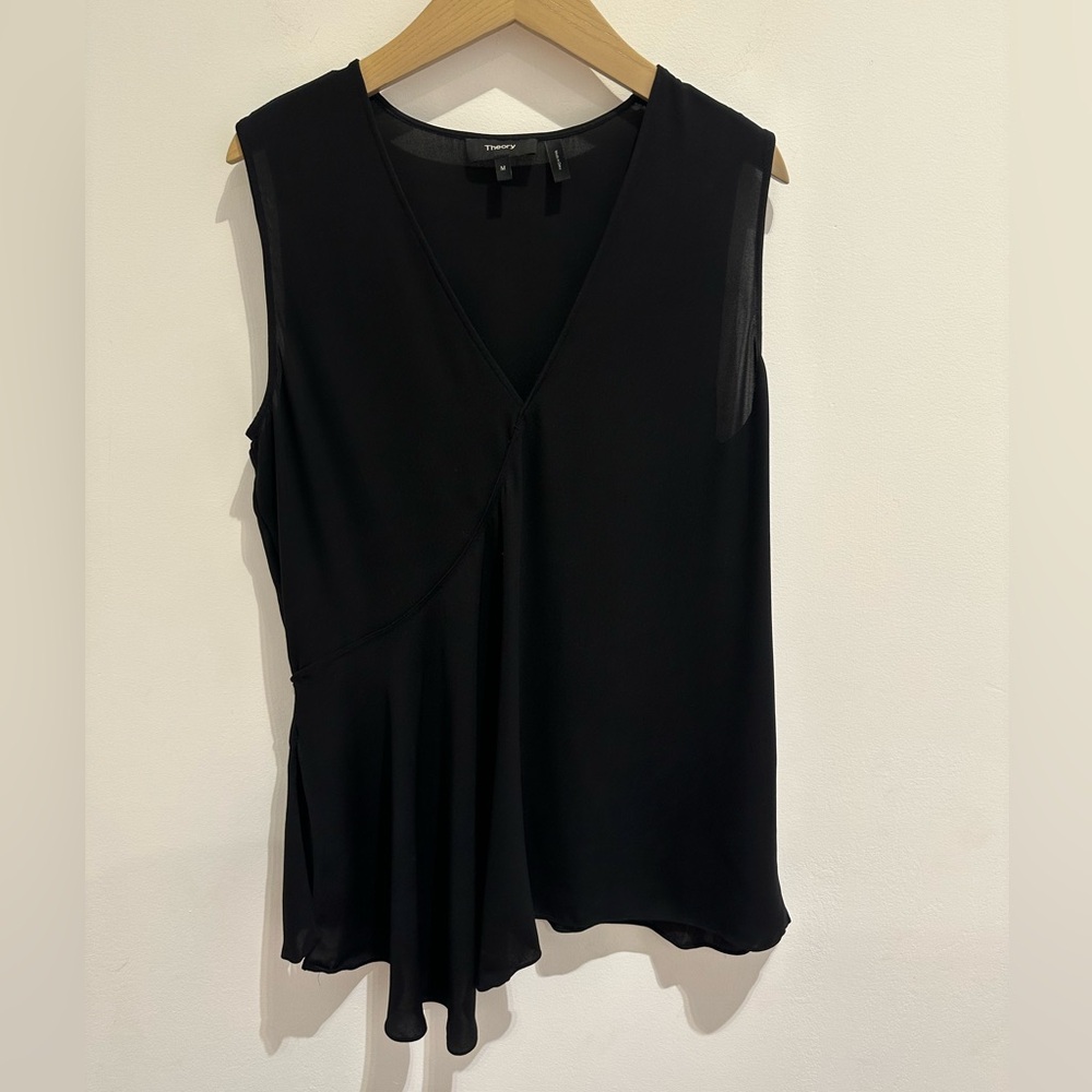Theory V-Neck Black Sleeveless Top Medium